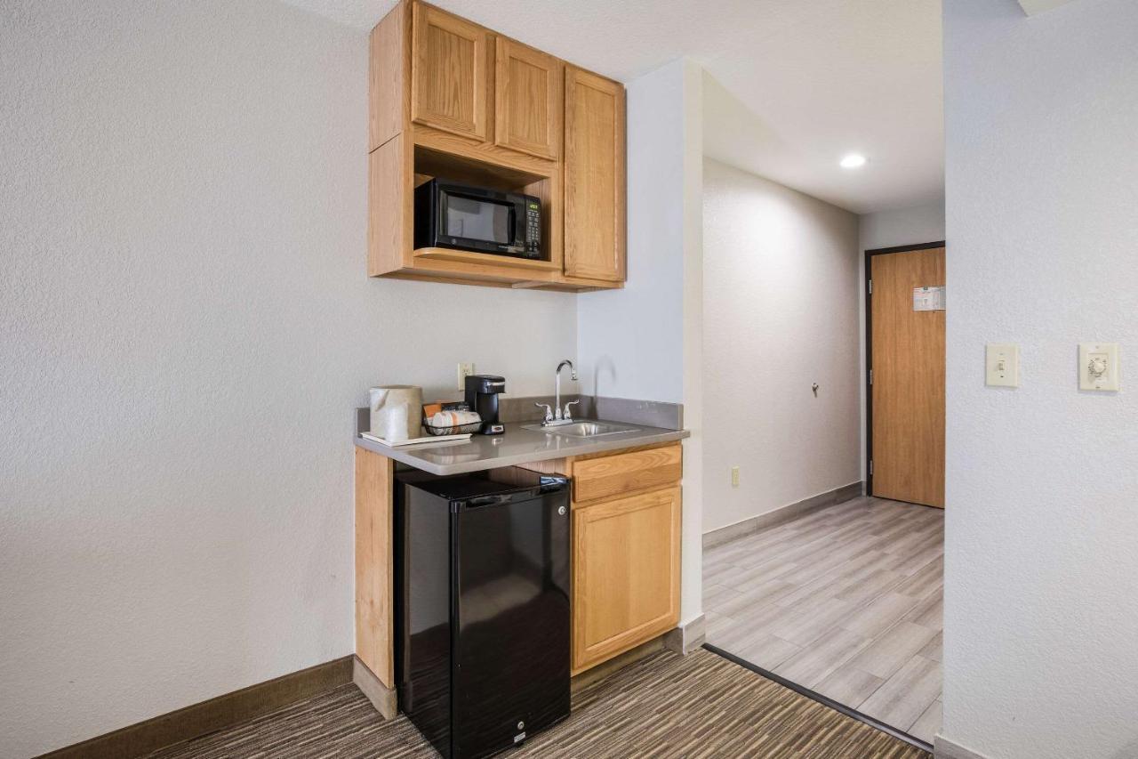 Quality Inn & Suites Lodi I-90 Екстериор снимка